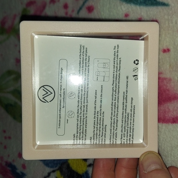 Press on nails - Picture 3 of 6